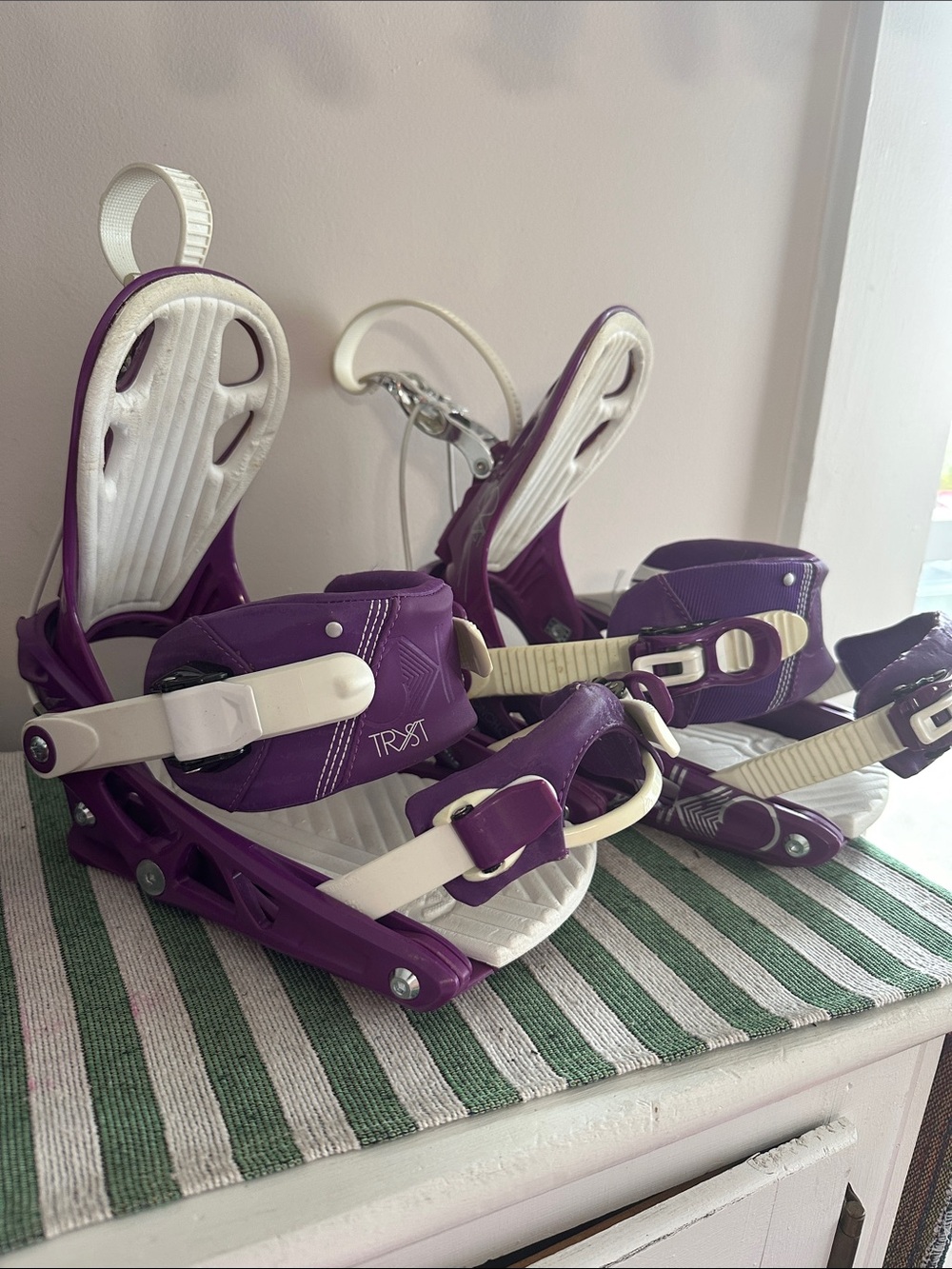 K2 Trust Women's Purple Snowboard Bindings - Winter Boots Accessory